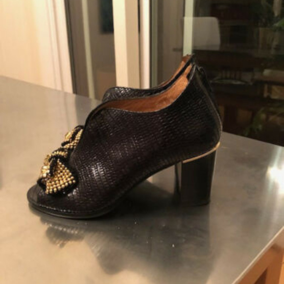 Maloles Timeless Black Leather with Gold Bow - Picture 2 of 6